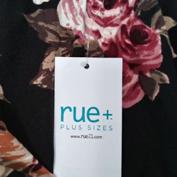 Rue 21 Floral bodysuit - Picture 4 of 8
